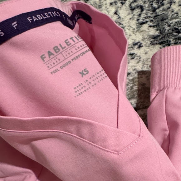 Fabletics Blush Pink scrubs - Picture 3 of 3